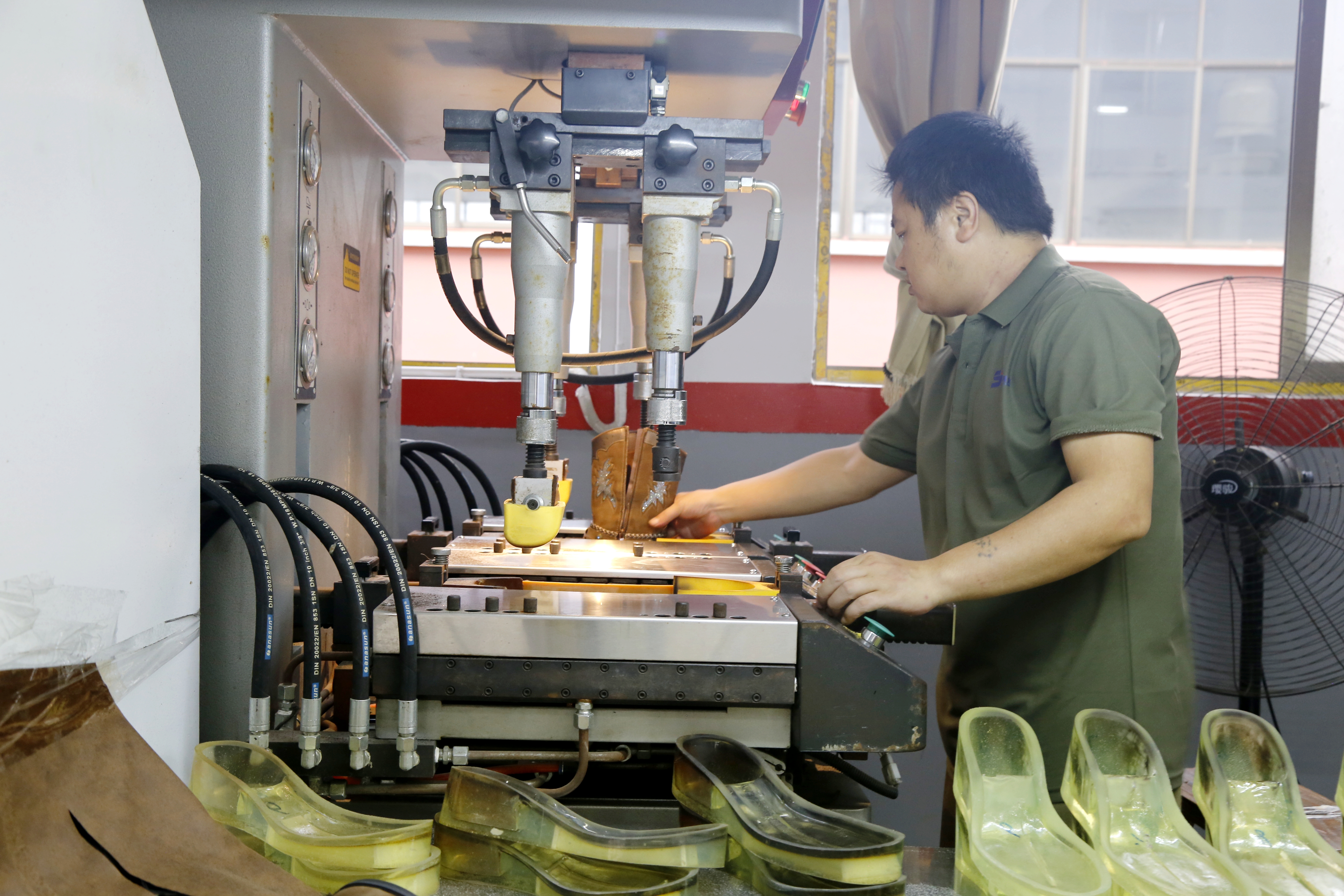 SHI JI FOOTWEAR gallery photograph 14